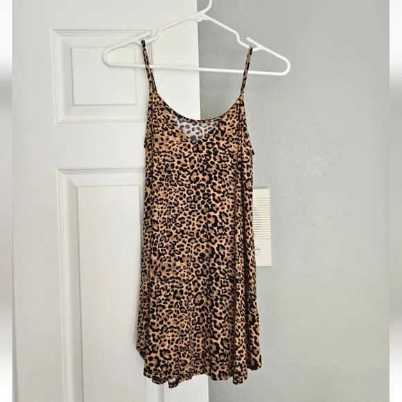 Leopard Print Tank Top. Extra Soft. - Picture 3 of 3